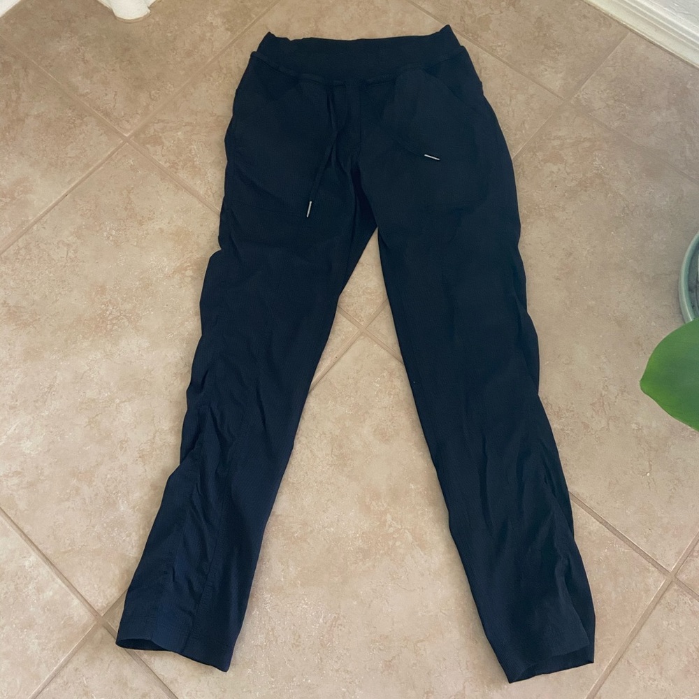 Lululemon size 4 crop pants